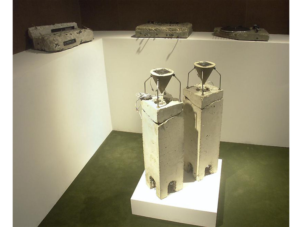 exhibition 2005 arad install 5
